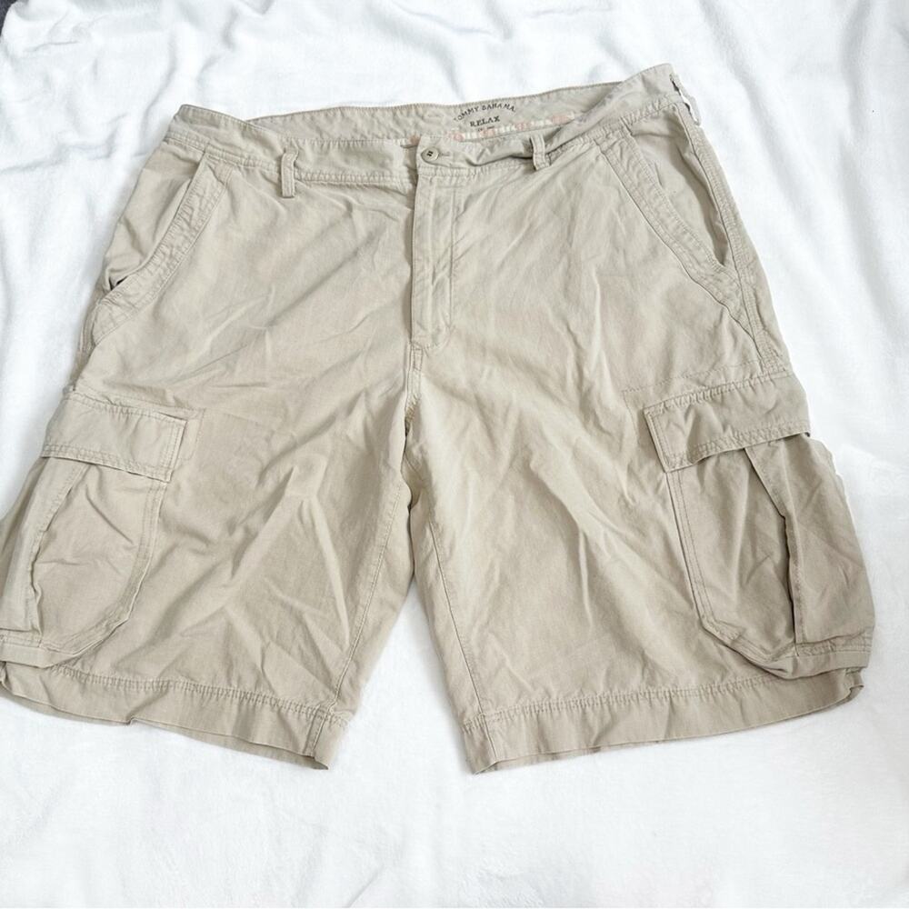 Tommy Bahama relax Men's Khaki Cargo Shorts size 42